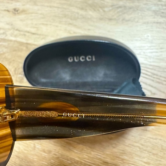 Gucci brown and beige acetate glitter sunglasses - Picture 5 of 9